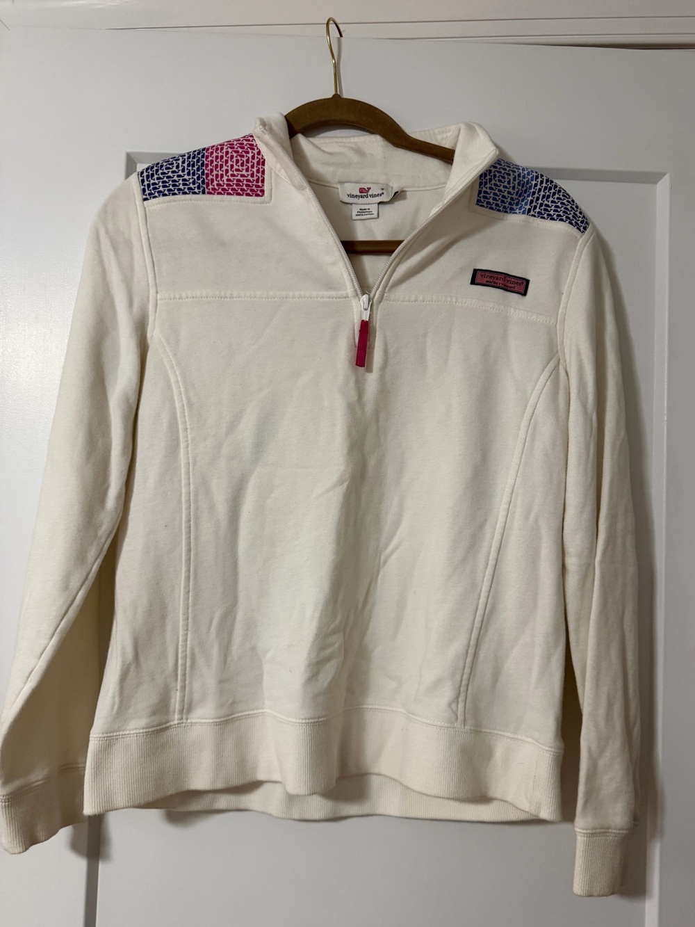 Vineyard Vines Ivory Pullover with Pink & Navy Label with multi color design